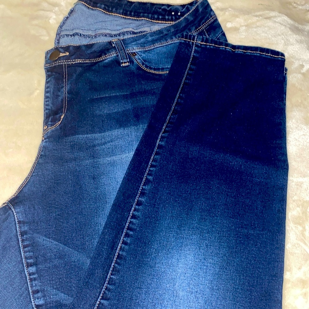 YMI wanna better butt skinny jeans dark wash brand new in size 24 mid waist